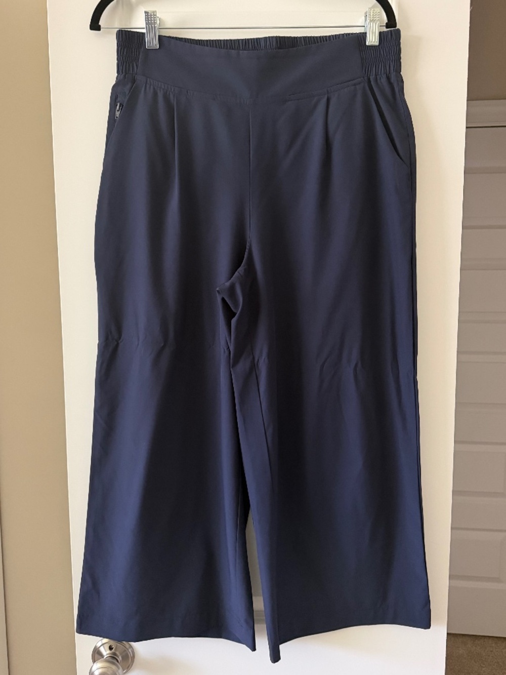 Quince navy cropped performance pants